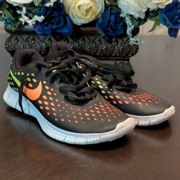 S6 NIKE Better World Sneakers - Picture 1 of 7
